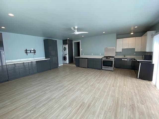 1st image of 1107 Elm Dr #2