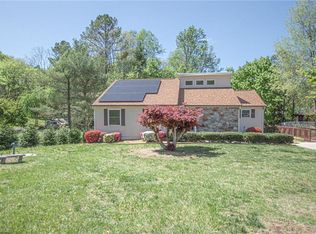 4746 Cloverhurst Rd, Winston Salem, NC 27103
