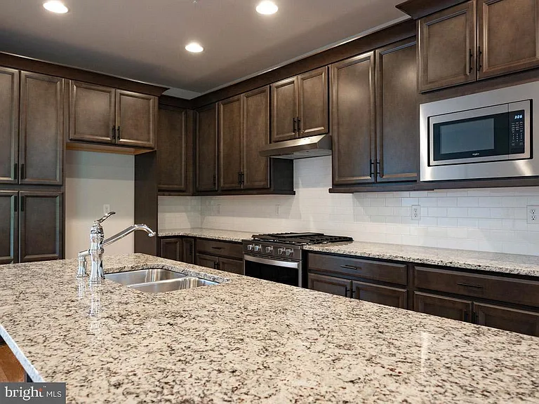 1367 Station House Ln — Photo 5