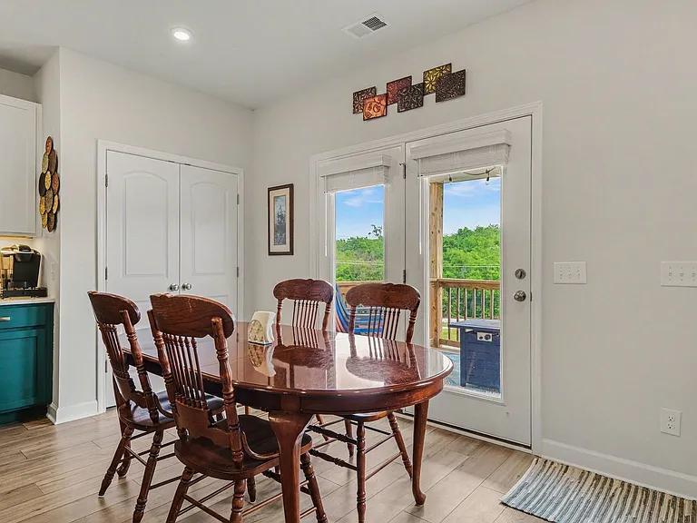 139 Millbrook Dr — Photo 6