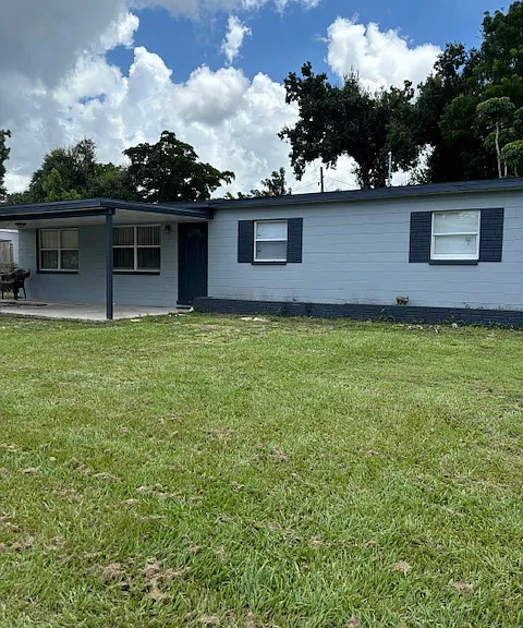 933 Poinsettia Dr — Photo 1