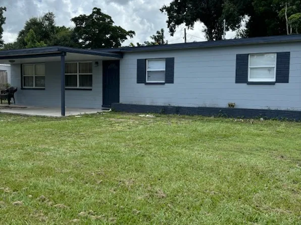 933 Poinsettia Dr, North Fort Myers, FL 33903