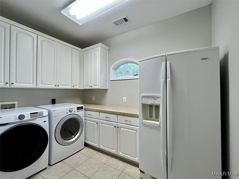 704 Emerald Dr — Photo 33