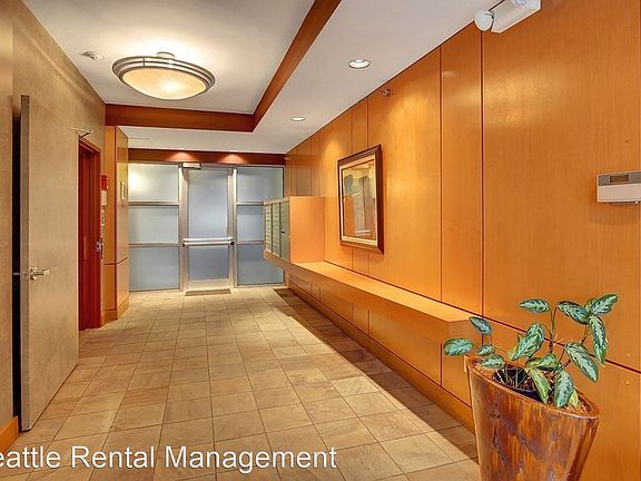 3rd image of 17 W Mercer St APT 305