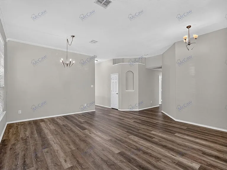 7297 Chinquapin Dr — Photo 3