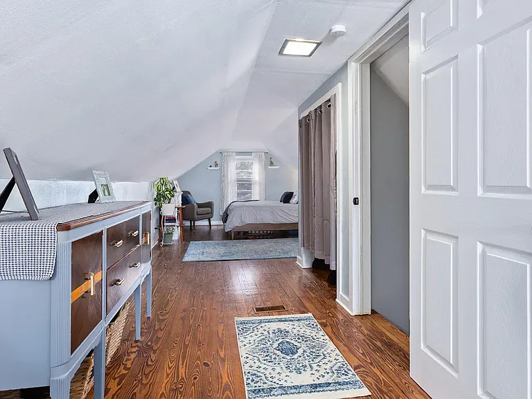 1002 Shakespeare Ave — Photo 12