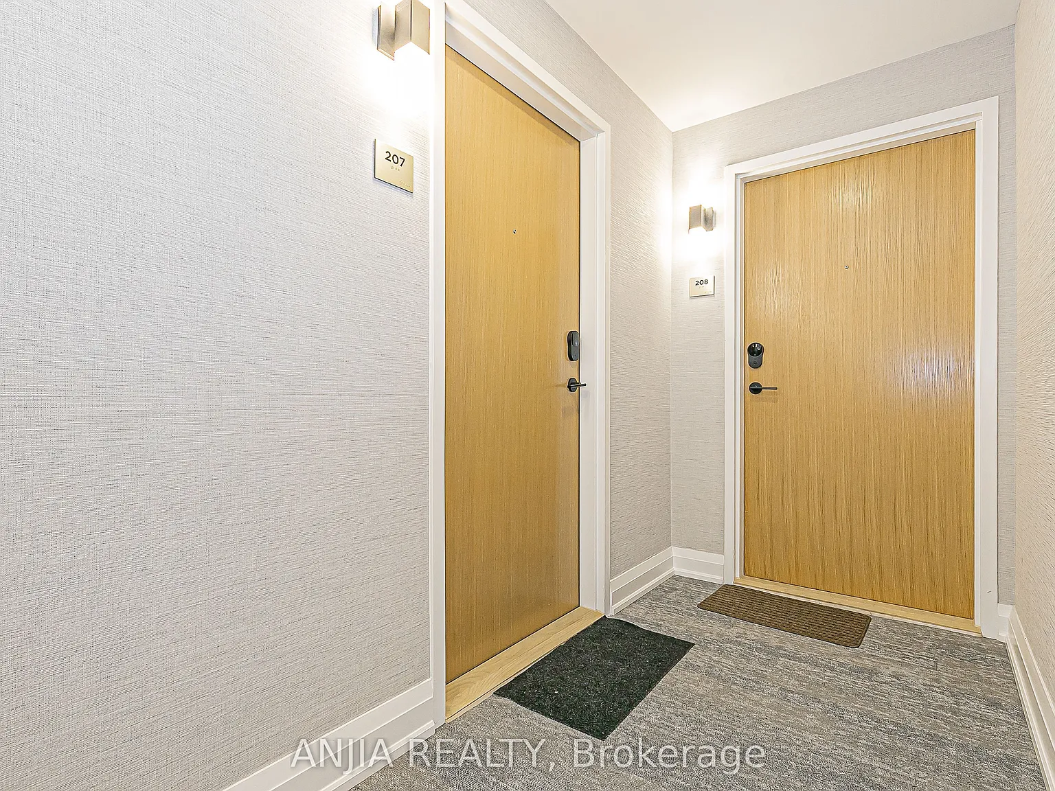 2369 Danforth Ave — Photo 4