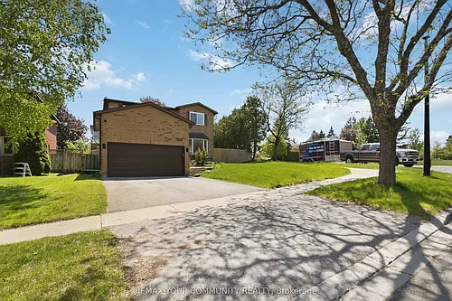 251 Osmond Cres Photo 1