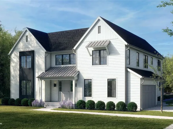 8 Sweetgrass Rd, Westhampton, NY 11977