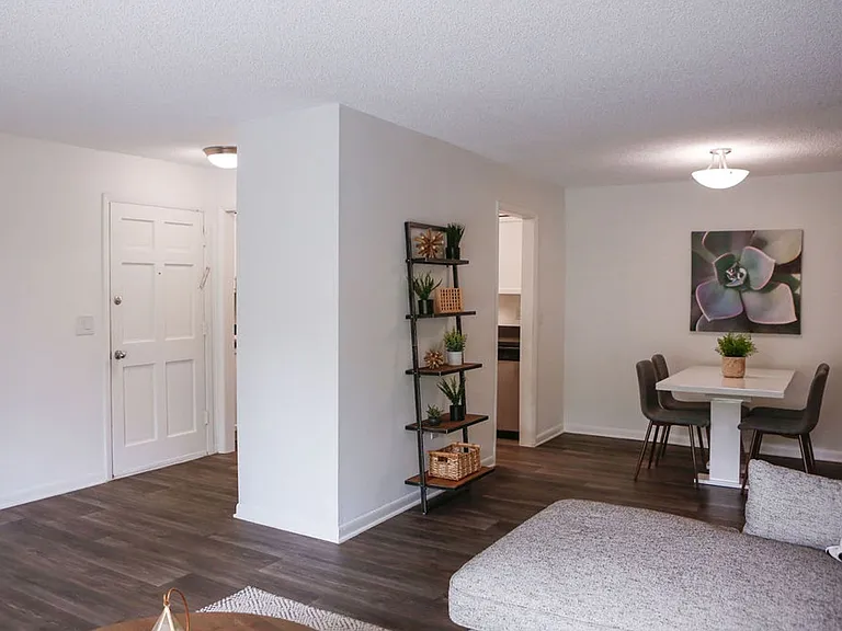 Flagler Pointe Apartments — Photo 26