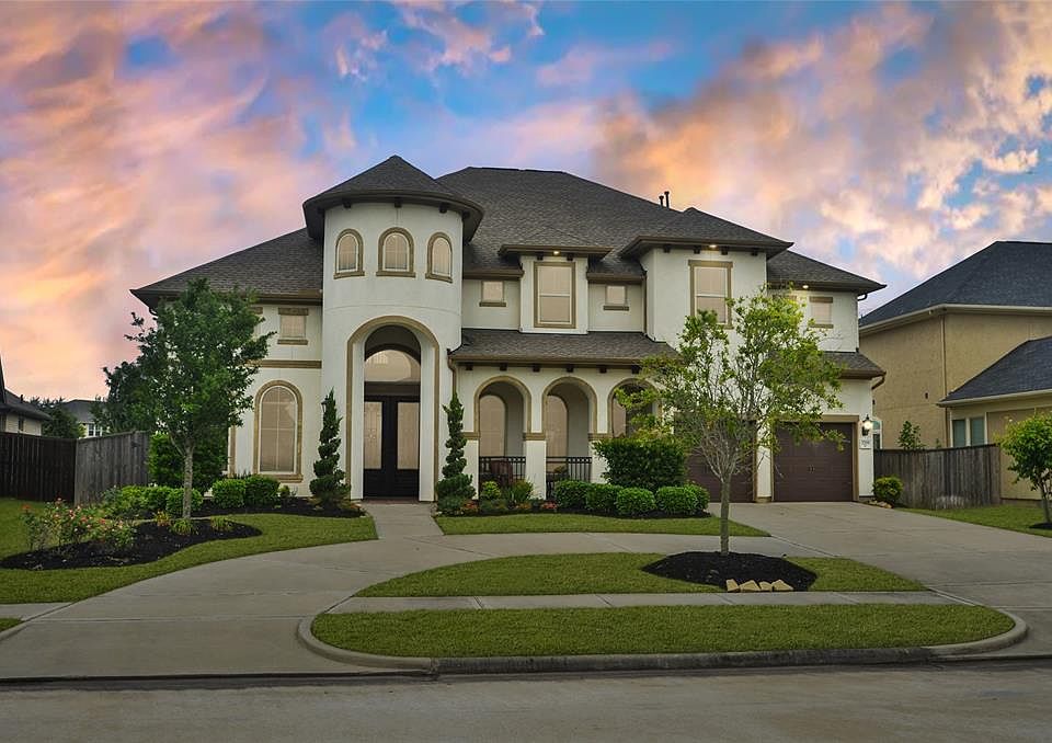 Welcome Home! Situated in the Prestigious Gated community of Avalon at Spring Green.