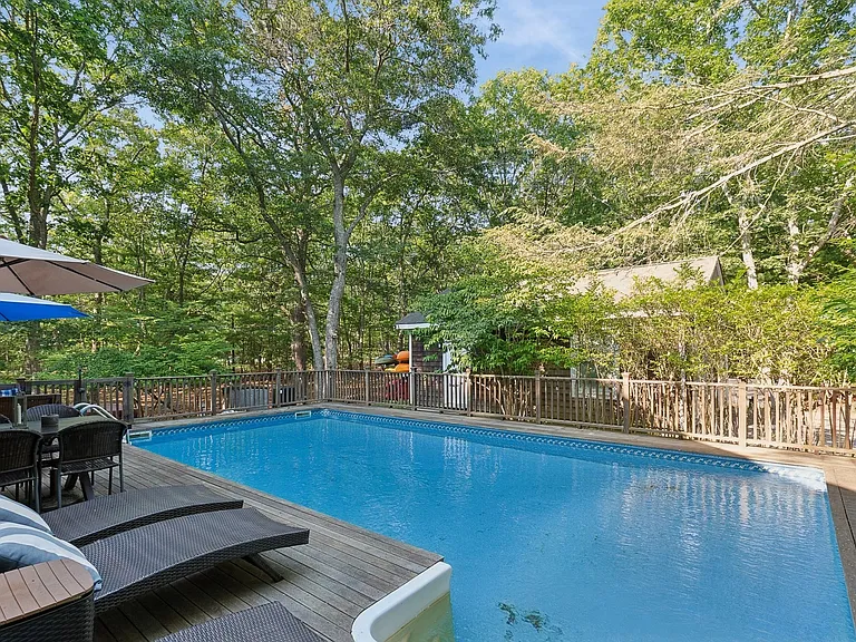17 Montauk Ave — Photo 10