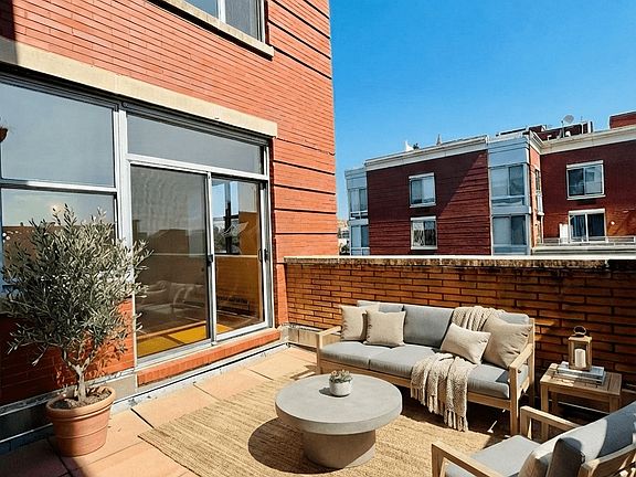 5th image of 444 Manhattan Ave APT 7L