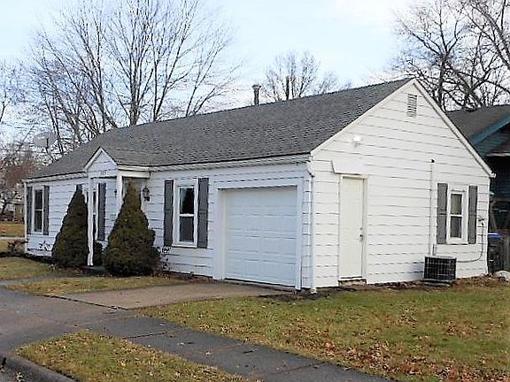 2nd image of 406 Marguerite Ave