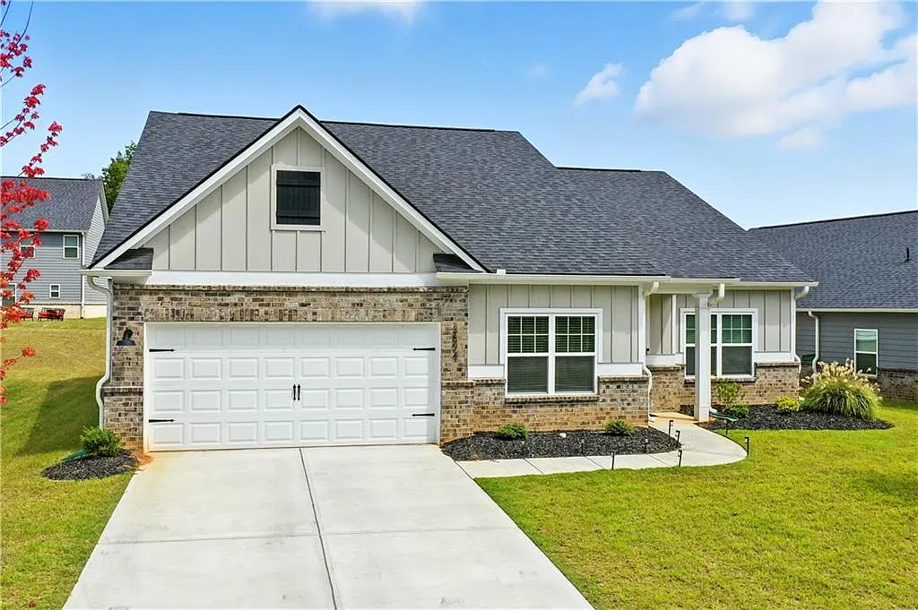 4 bed, 2.0 bath, 2130 sqft, $3,000 — Photo 2