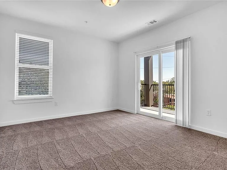 525 Parkway Dr #518 — Photo 15