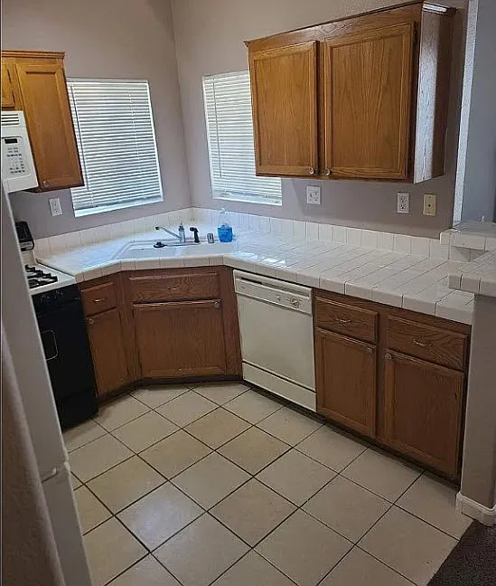 2 bed, 1118 sqft, $1,300 — Photo 3
