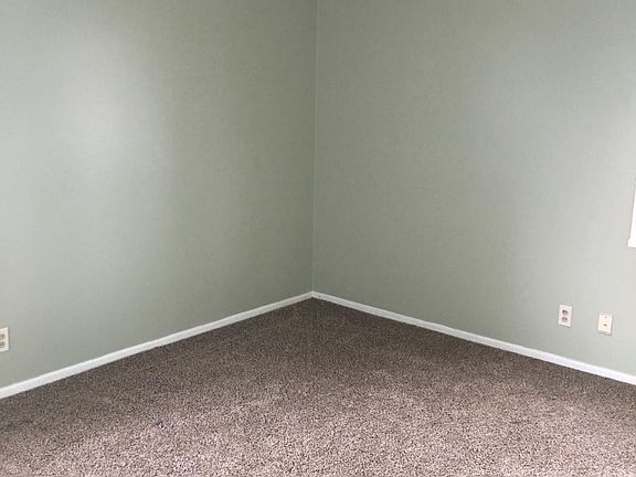 3rd image of 939 Brian Dr
