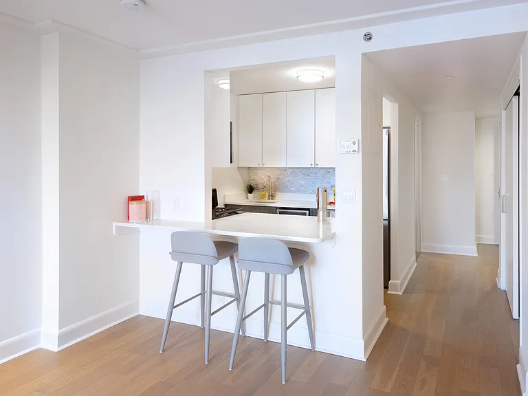 Murray Hill Marquis — Photo 15