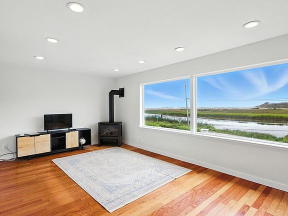 4th image of 195 Ocean View Ave