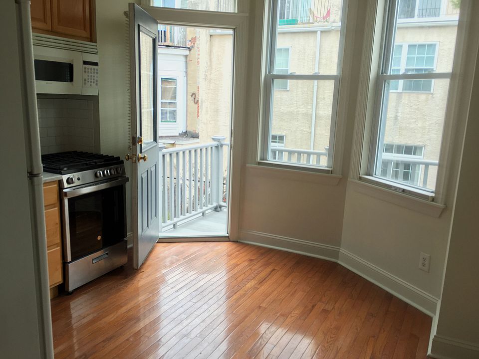 Large Bay Window, Dining Area and Private Deck Access