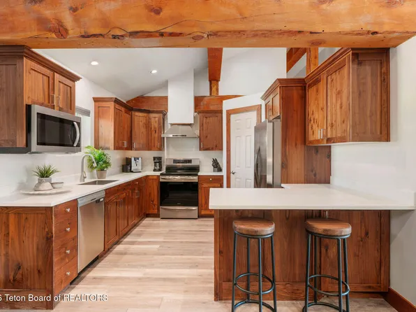 362 Scrub Oak Dr, Star Valley Ranch, WY 83127
