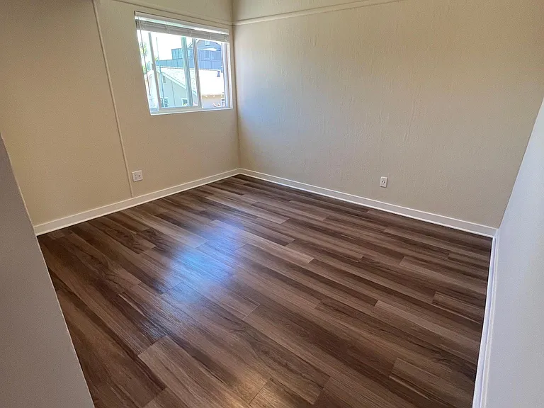 257 Van Buren St #E — Photo 11