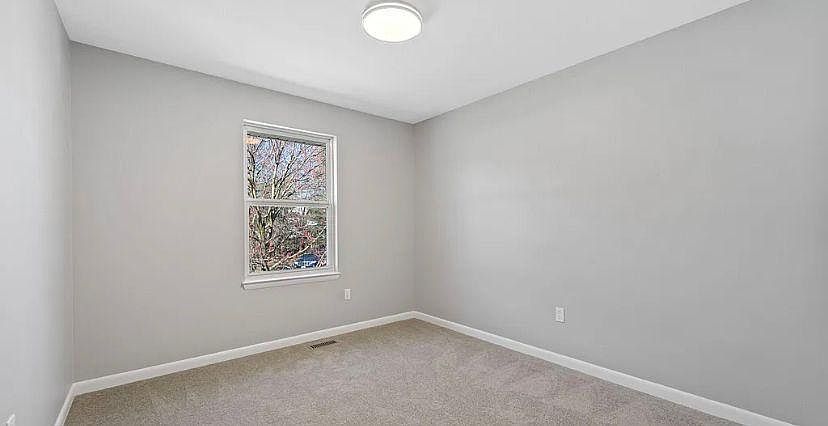 1st image of 514 Lee Dr