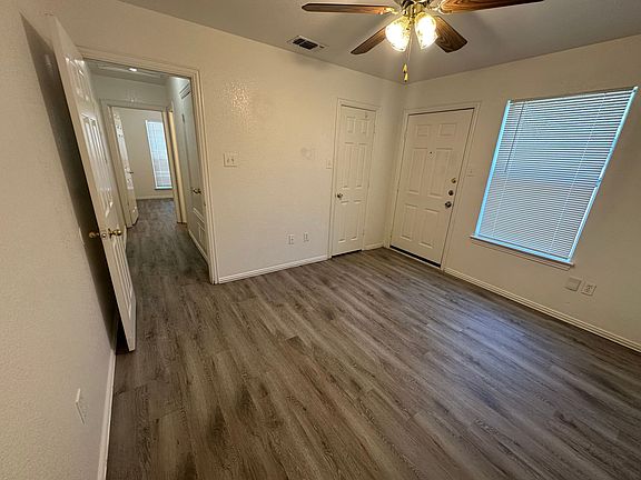 4th image of 802 N Wilhite St APT A