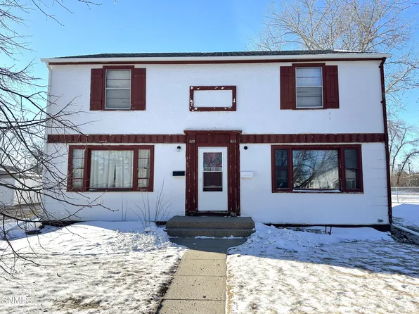 609 4th Ave NW, Jamestown, ND 58401