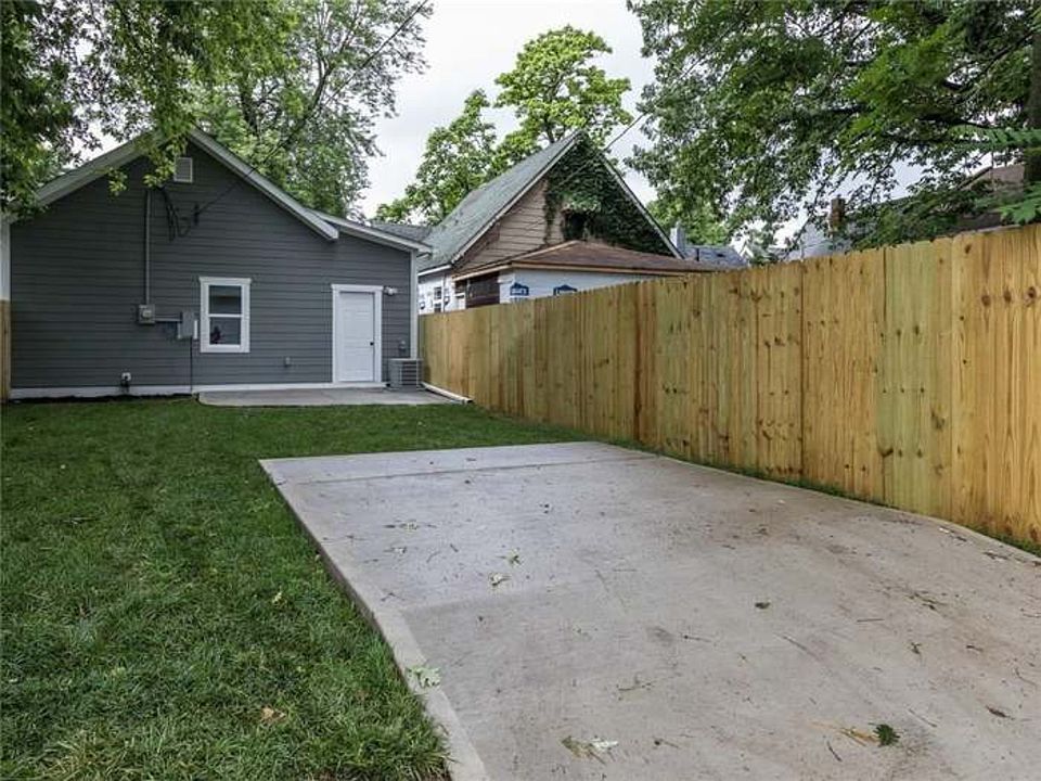 2nd image of 1636 Fletcher Ave