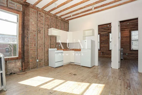 Rented by Zone Corp | media 21