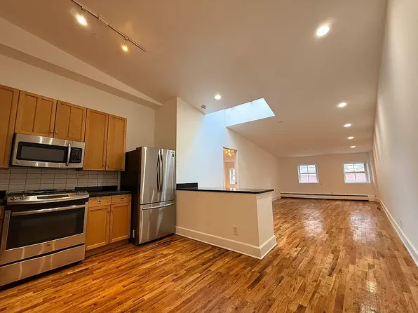 53 Stone Street image 1 of 26