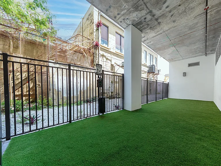 Pet Walking Area | Grand Station