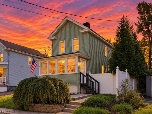 16 Green St, Oxford Twp., NJ 07863