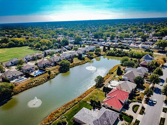 3rd image of 14953 Landings Ln