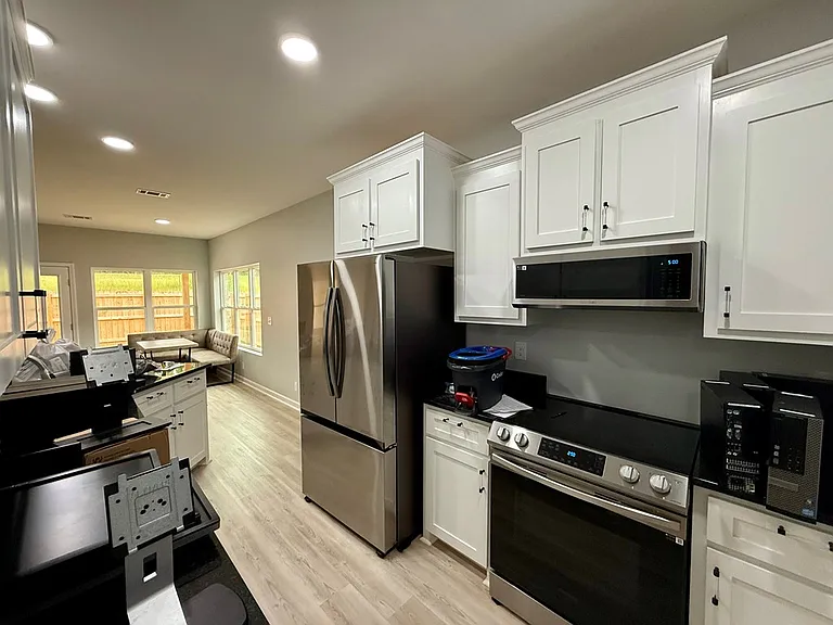 219 Overcup Dr — Photo 2