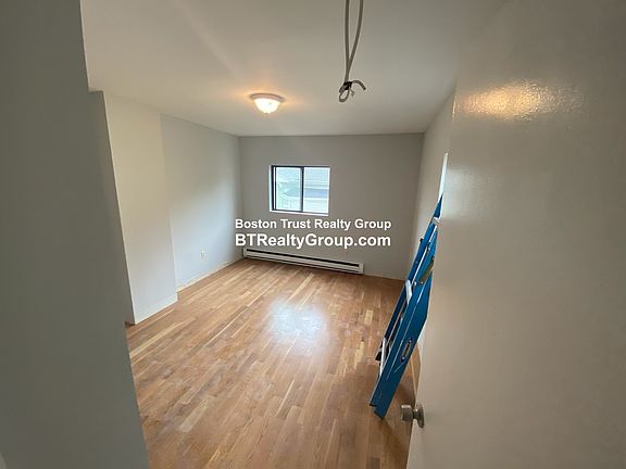 4th image of 58-60 Bartlett St