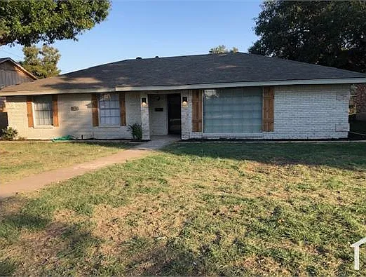 3 bed, 1700 sqft, $2,300 — Photo 2