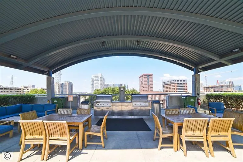 943 Peachtree St NE #704