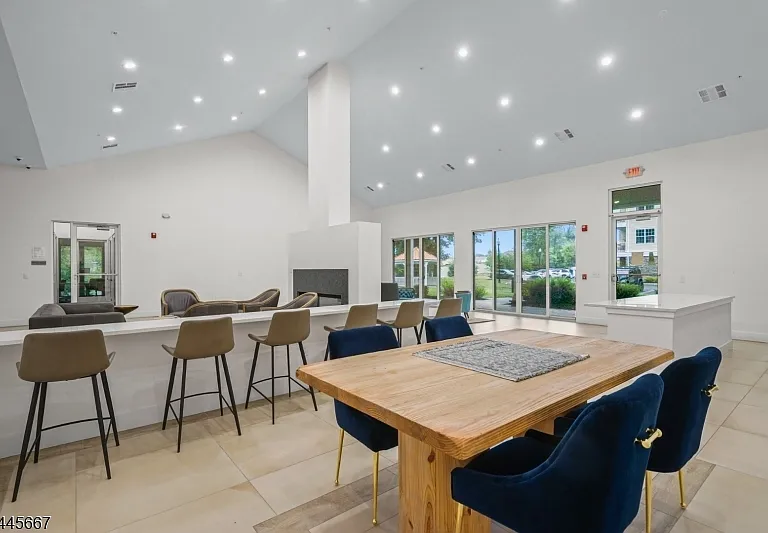 723 Lorhan Dr — Photo 18