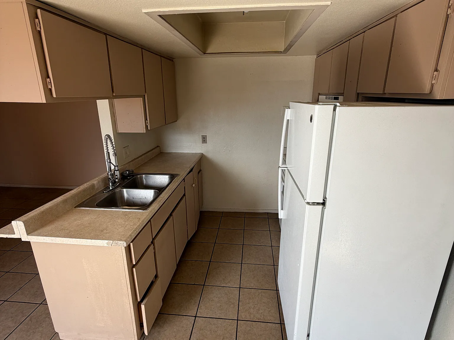 2 bed, 850 sqft, $1,199 — Photo 2
