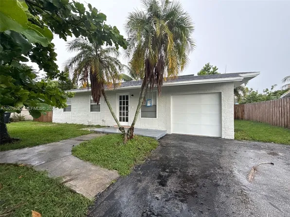 8220 SW 6th St, Pompano Beach, FL 33068