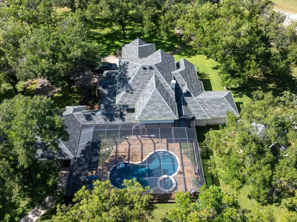 10035 Flight Plan Dr, Granbury, TX 76049