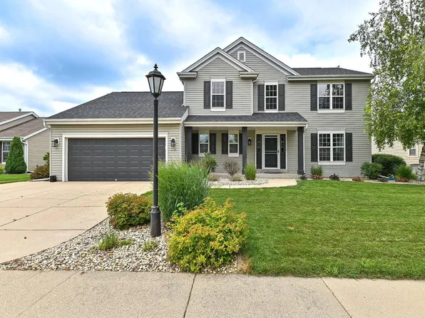 3744 Stillwater CIRCLE, Waukesha, WI 53189