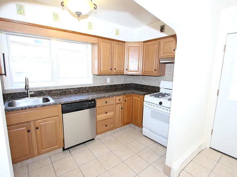 87 Malcolm Ave #1 — Photo 7
