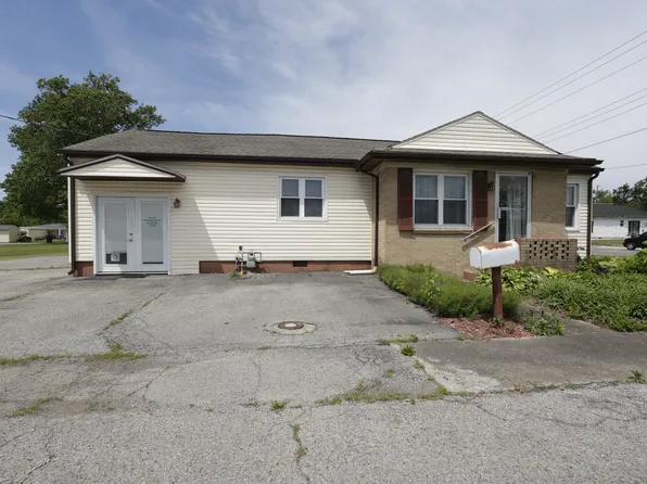 1212 N Garfield St, Marion, IL 62959