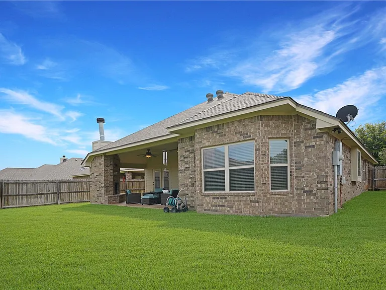 2524 Warkworth Ln — Photo 23