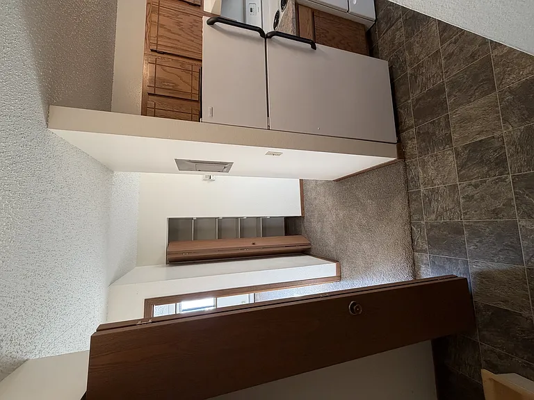 Kirkwood Manor Apartments — Photo 16