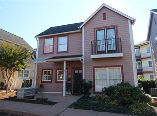 211 5th St SW APT 104, Charlottesville, VA 22903